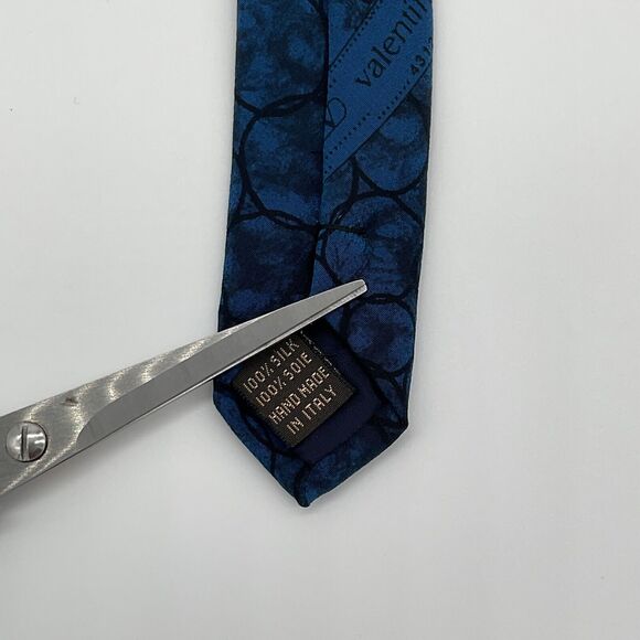 Valentino Cravatte Neck Tie Mens Blue Black Patterned Silk Made in Italy - Picture 4 of 5